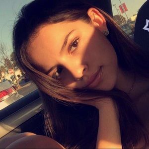 Meet your Posher, Paulina